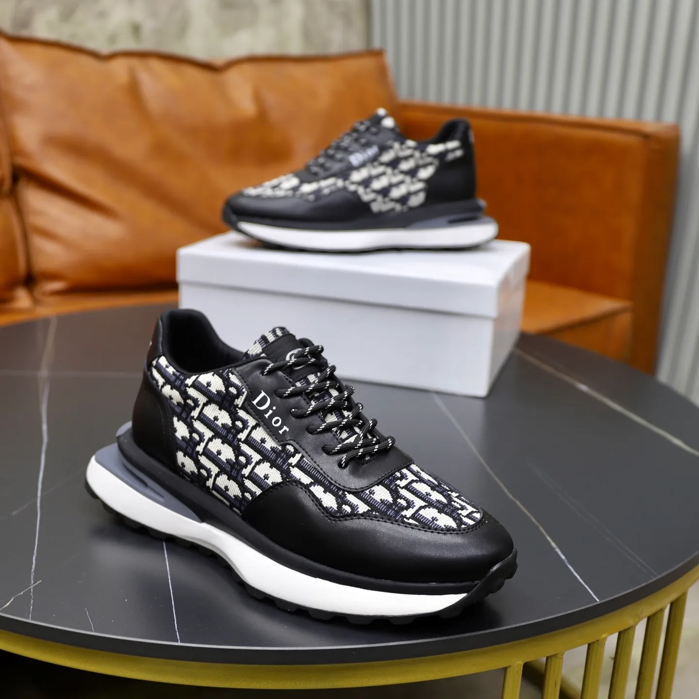 Ex-factory price: 462💰🙅‍♂️🙅‍♂️🙅‍♂️ Brand: Dior DIOR Standard code: 38-44 (45 customized) Grade: Same as the official website Material: Original leather splicing brand cloth Comfortable and breathable lining Lightweight and wear-resistant sports outsole Style category: Men's fashionable casual shoes Running sneakers Distinguished luxury brand elements Top luxury Color: actual picture color